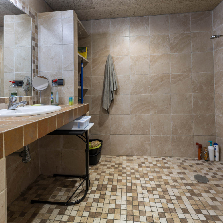 Vivienda con garaje, estudio independiente y terrazas