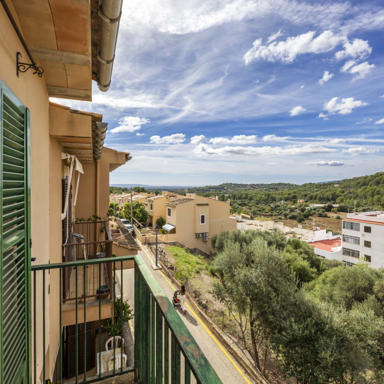 Vivienda con garaje, estudio independiente y terrazas