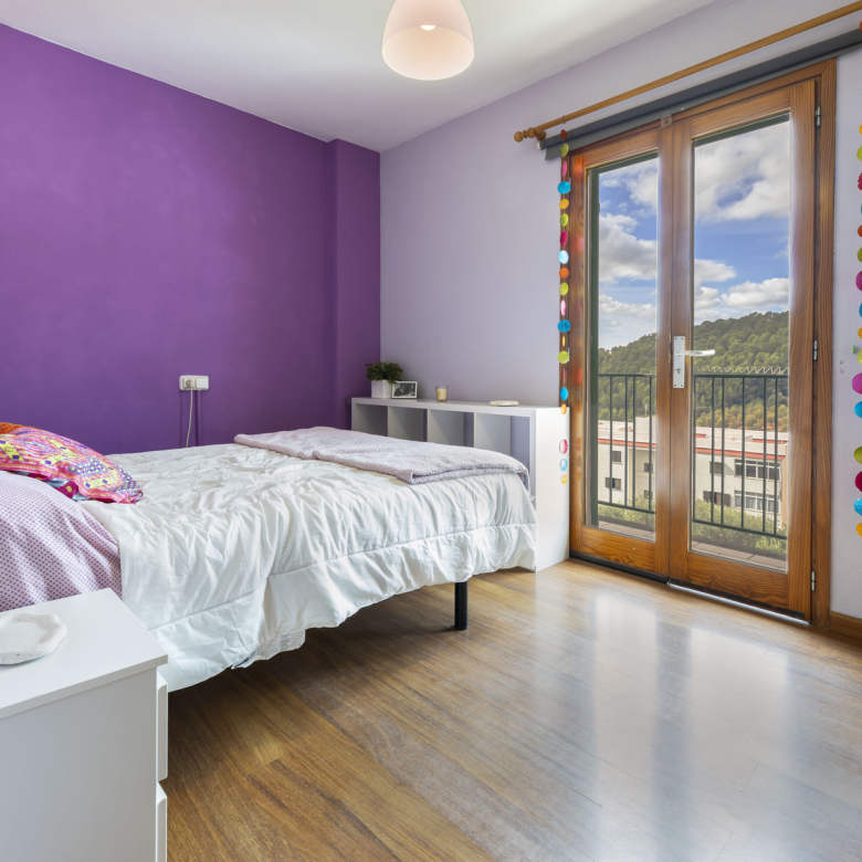 Vivienda con garaje, estudio independiente y terrazas