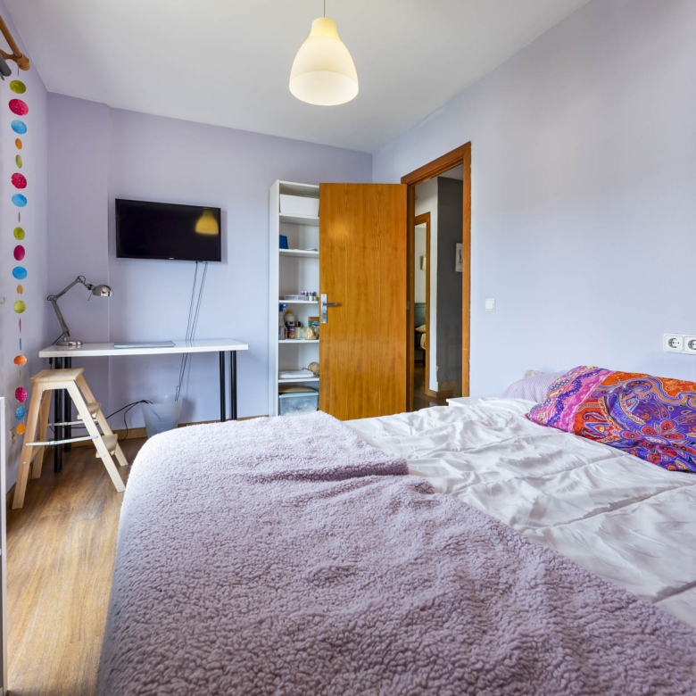 Vivienda con garaje, estudio independiente y terrazas