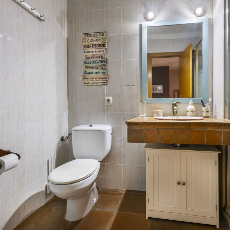 Vivienda con garaje, estudio independiente y terrazas