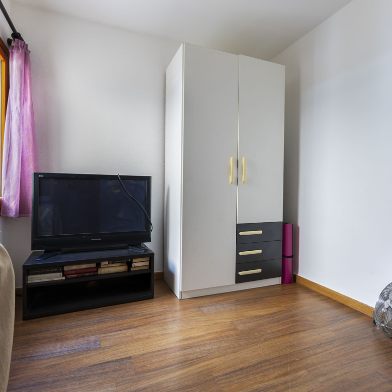Vivienda con garaje, estudio independiente y terrazas
